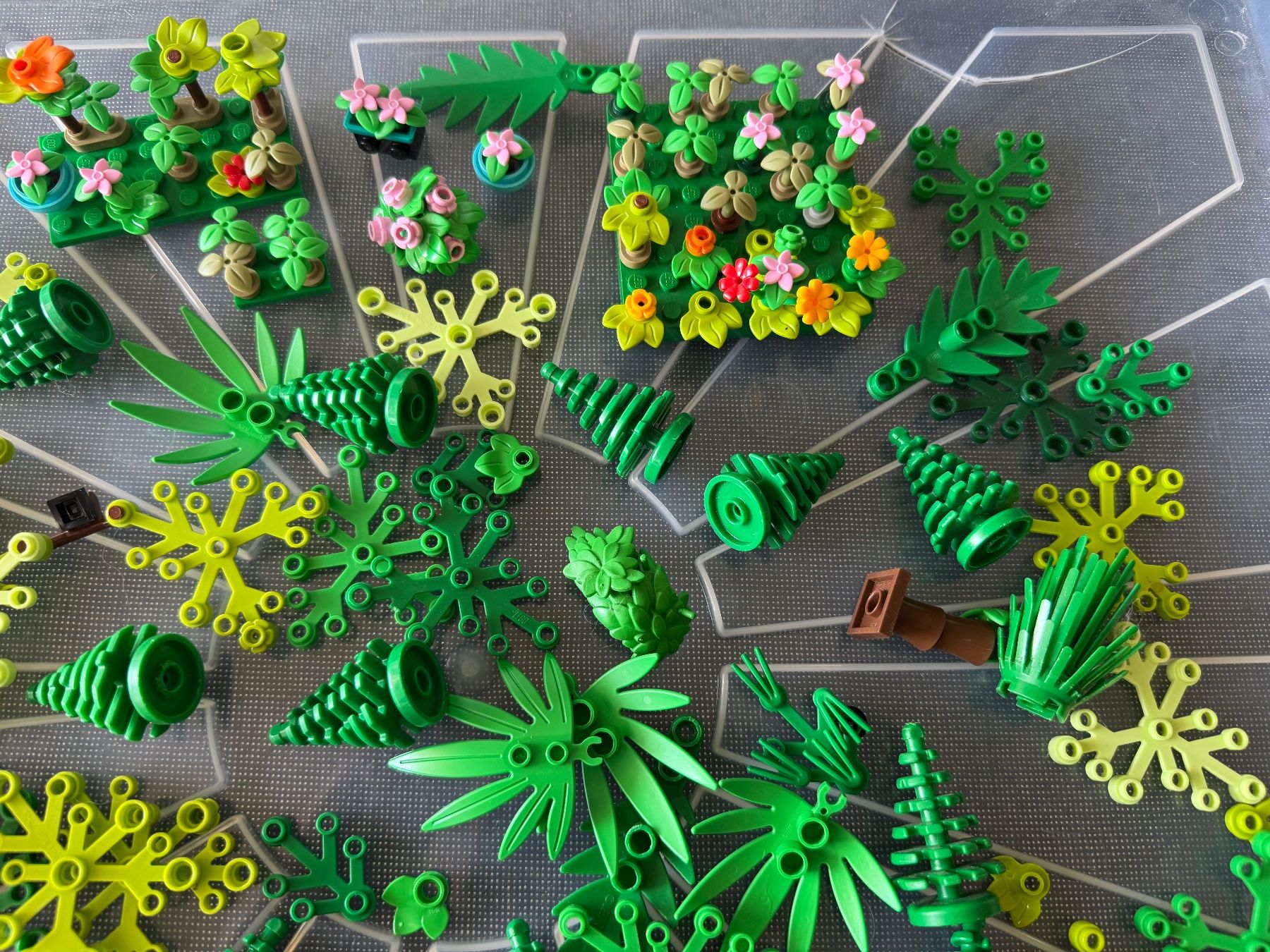 Lego Kit di costruzioni: Lego plantes, fleurs et arbres – Usato da Lausanne venduto da garmina30 2