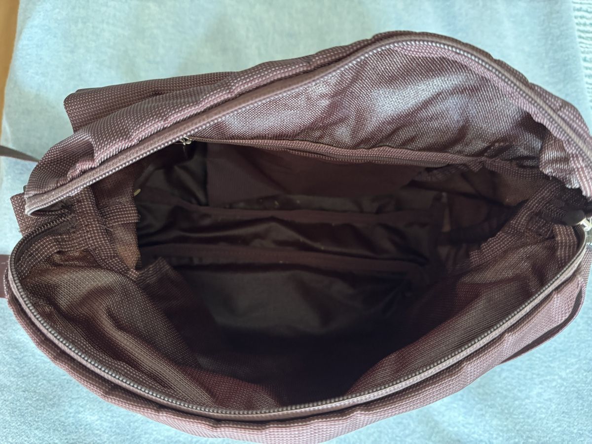 Taschen für Damen: MANDARINA DUCK MD20 Umhängetasche Polyester braun – Gebraucht aus Saas-Fee von omn_5qkz 5