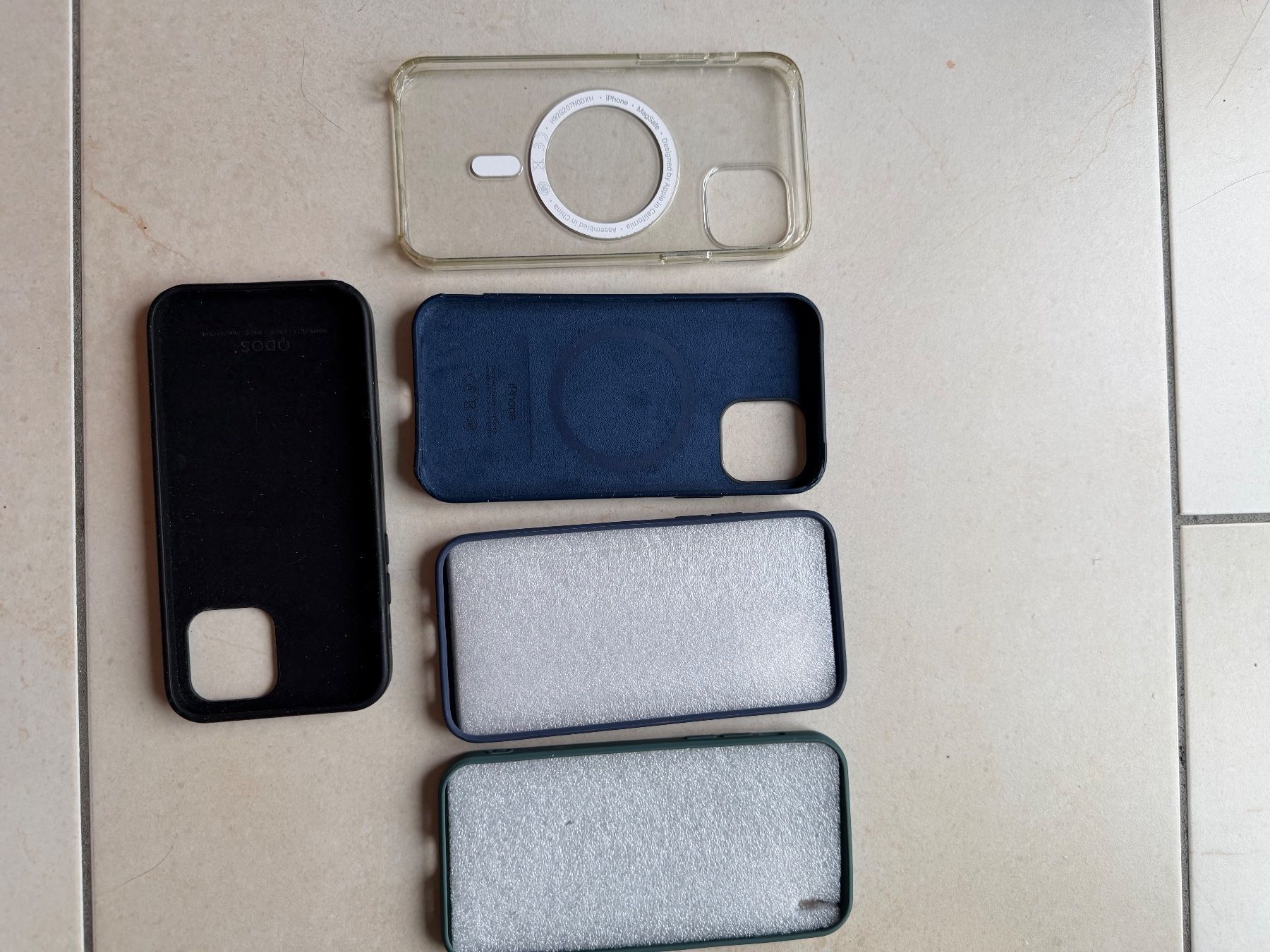 Apple Coques & Protection écran: Ensemble de 5 coques pour iPhone, occasion – D'occasion à Treyvaux par Jujud 1