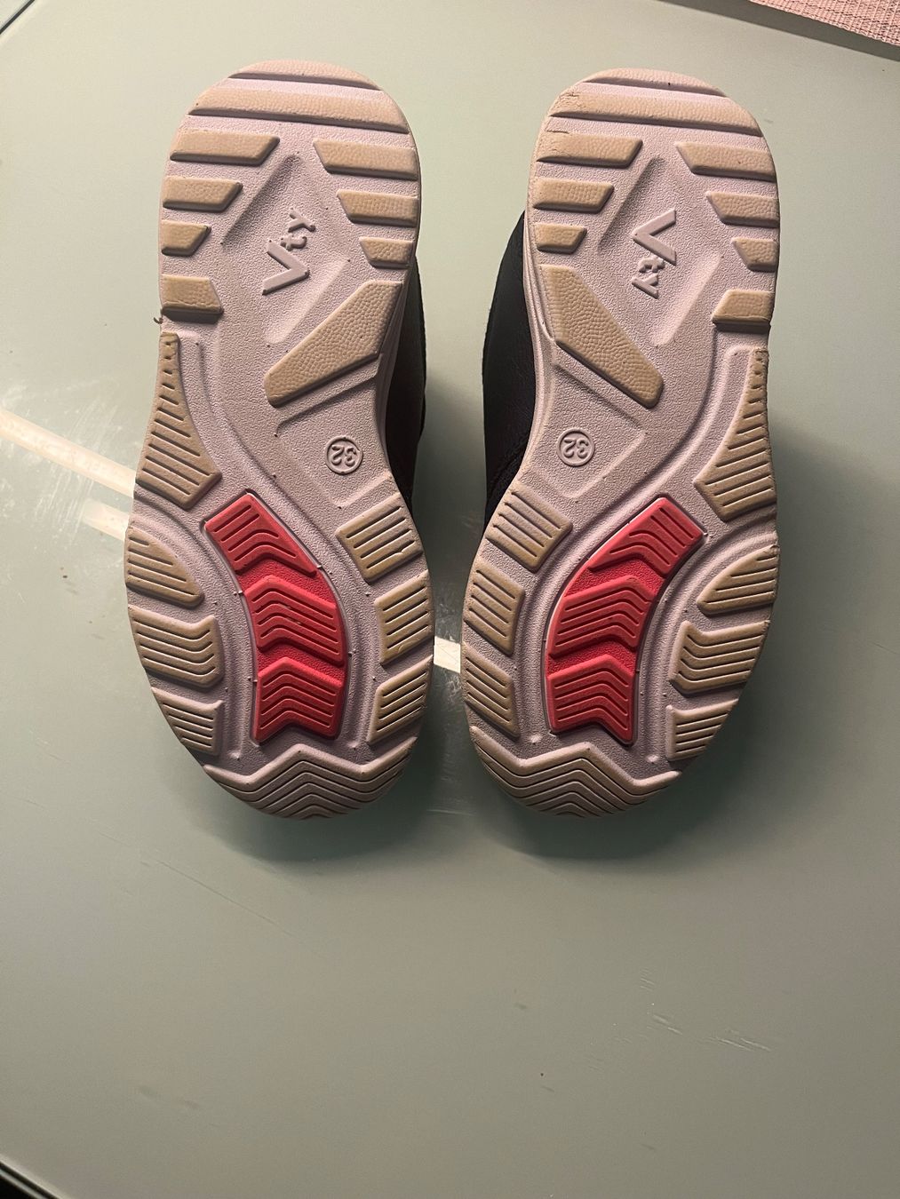 Chaussures filles: Turnschuhe – D'occasion à Aesch BL par girlisue 2