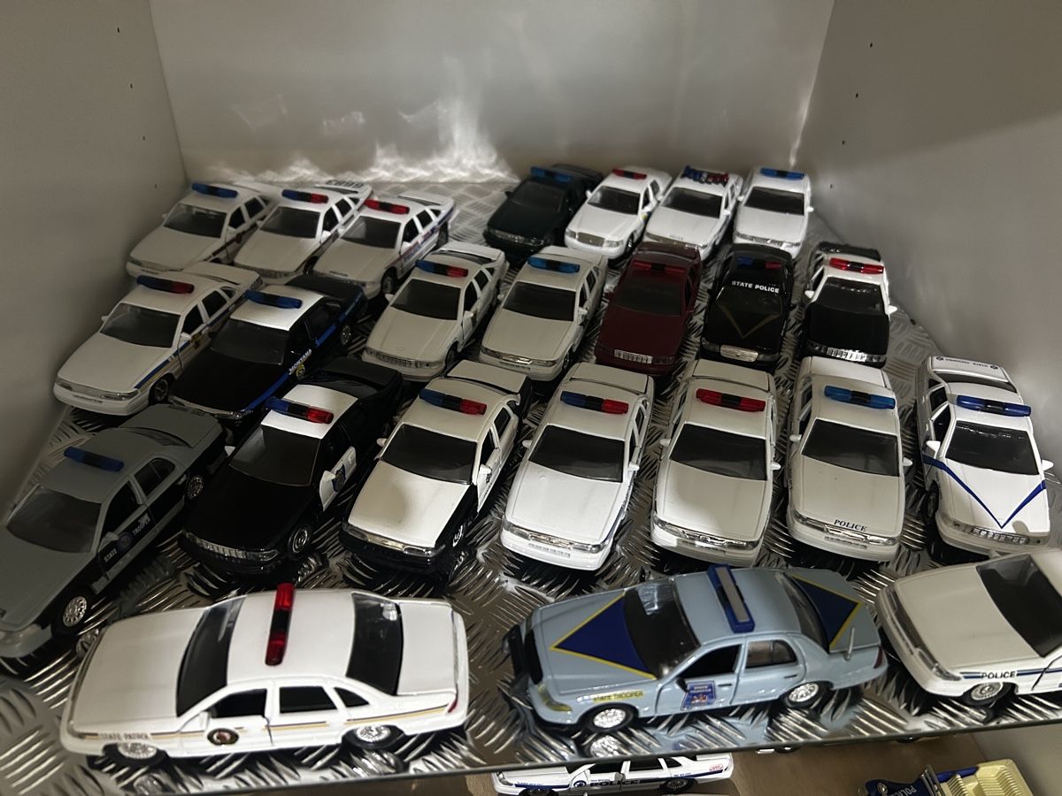 Modellautos: Sammlung Polizei-Modellautos Konvolut – Gebraucht aus Möhlin von USA78