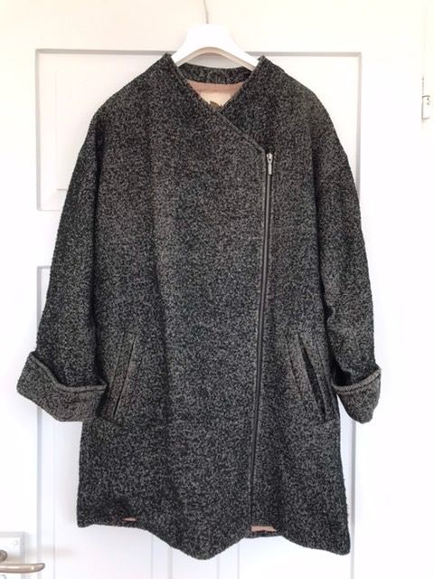H&M Cappotti: H&M Mantel Oversize mit Gürtel (38) – Usato da Zürich venduto da lanouvelle