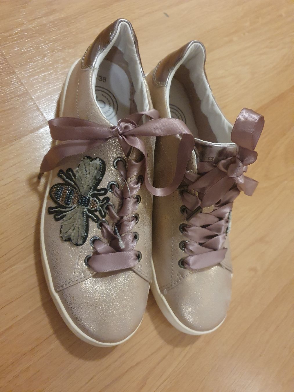 Scarpe da donna: neue Sneaker von Bugatti – Nuovo e nell'imballaggio originale da St. Gallen venduto da 1811123