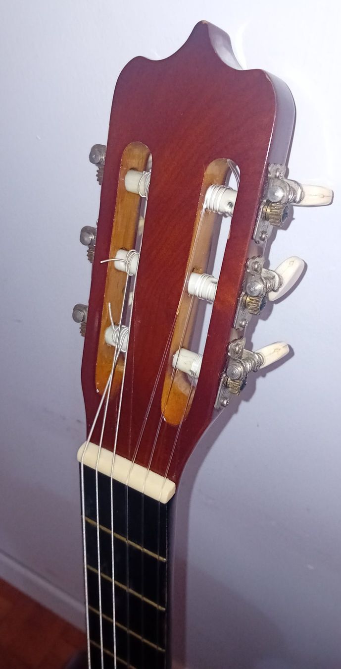 Musikinstrumente: Classical Spanish Nylon string Guitar Good USED Condition – Gebraucht aus Bern von This_that_other_all 3