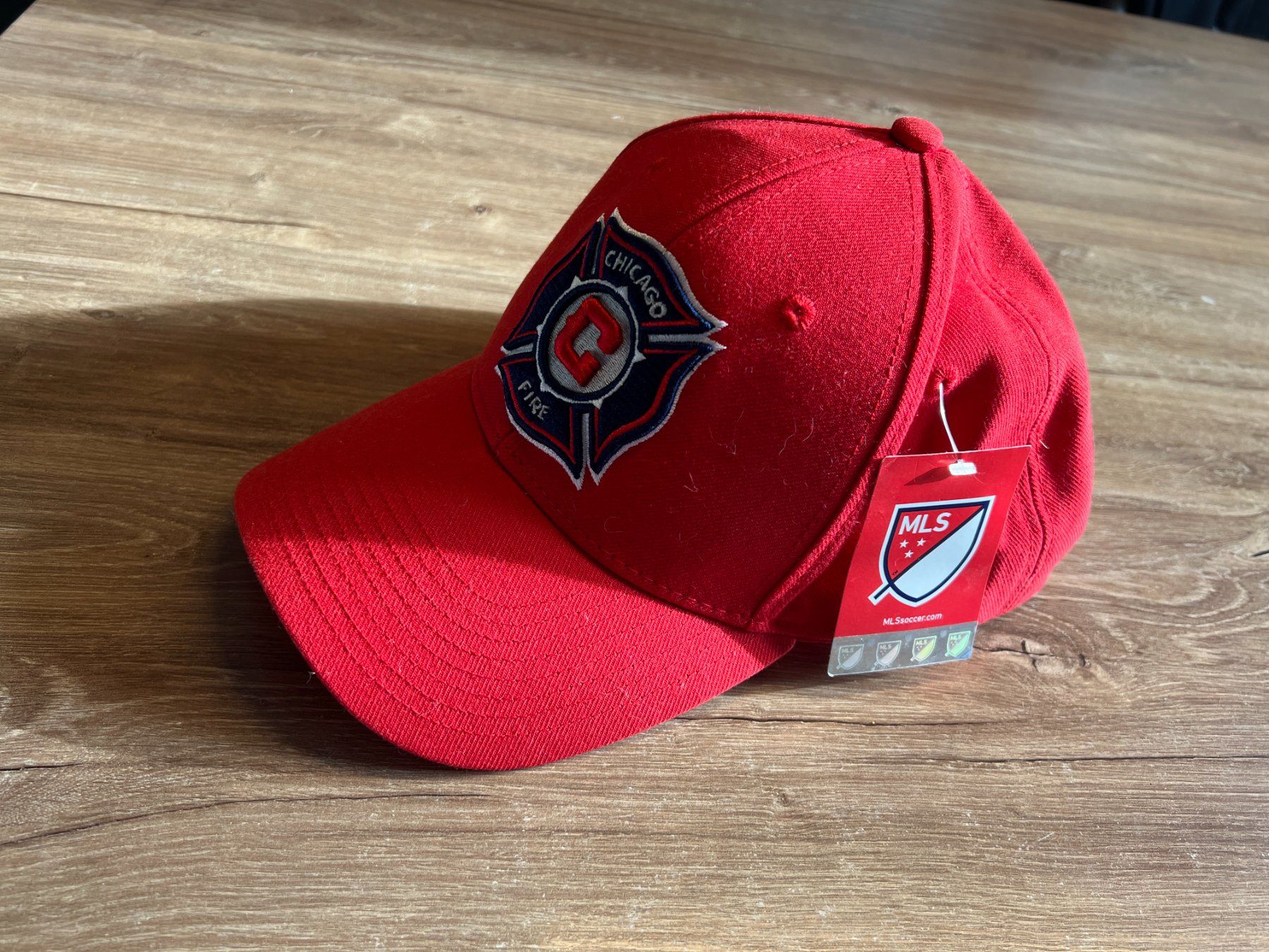 Adidas Copricapi, berretti & cappellini: Baseball Cap Chicago Fire MLS rot – Nuovo e nell'imballaggio originale da Oberbüren venduto da Swictch 1