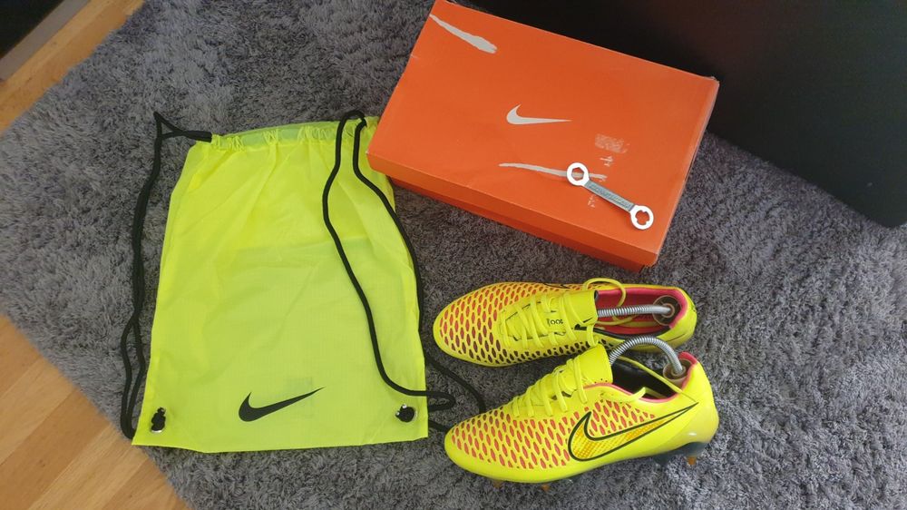 nike magista trainers