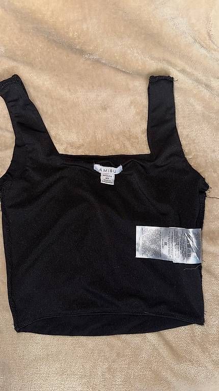 Tops: SCHWARZES TOP MIT TRÄGERN – Gebraucht aus Gossau SG von 2002gomes2002
