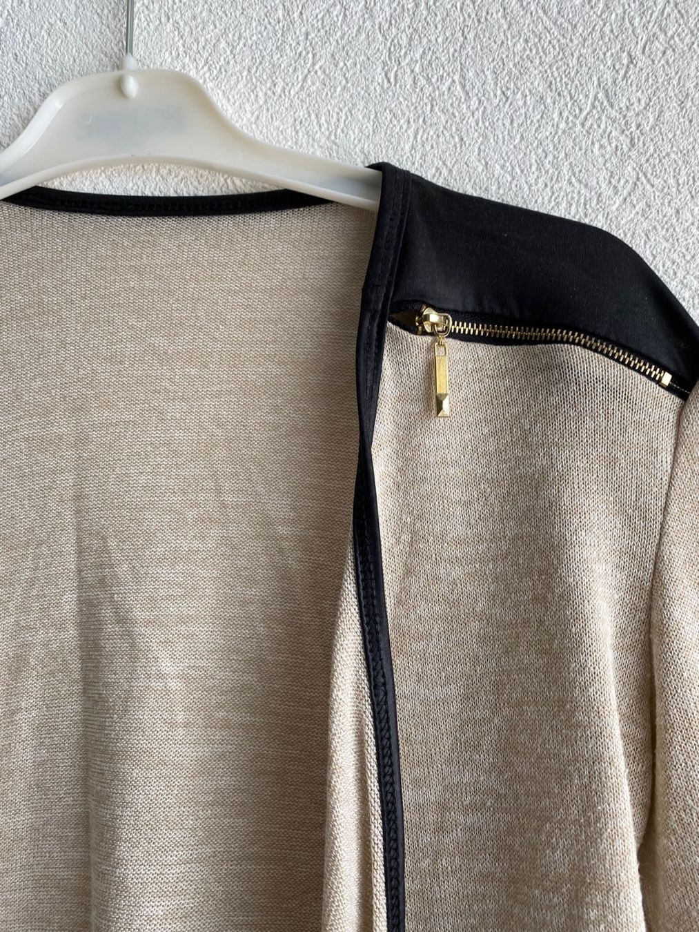 Gilet & Giacche senza maniche: Cardigan beige – Usato da Montreux venduto da Iza_81199 1