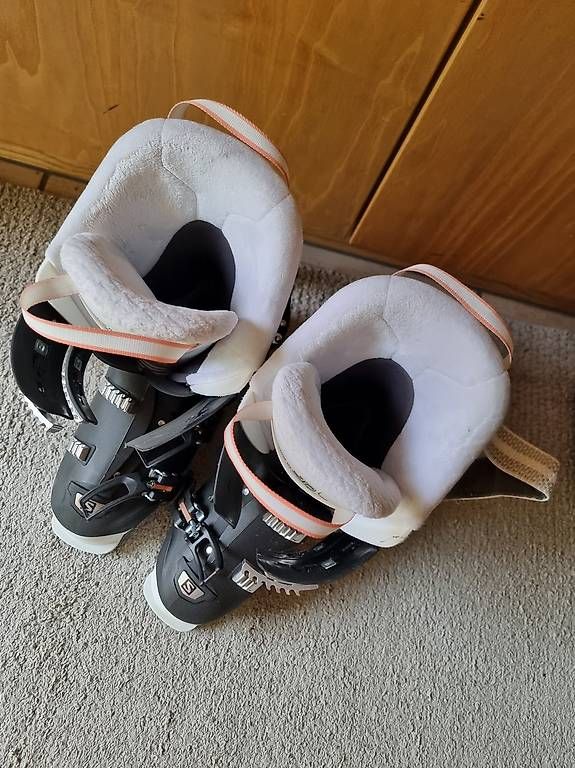 Scarpe da donna: Skischuhe Damen Grösse 26/26.5 – Usato da Niederuzwil venduto da sama013 1