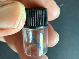25 Stück Packung Glas Probenflasche 2 ml mit Schraubdeckel