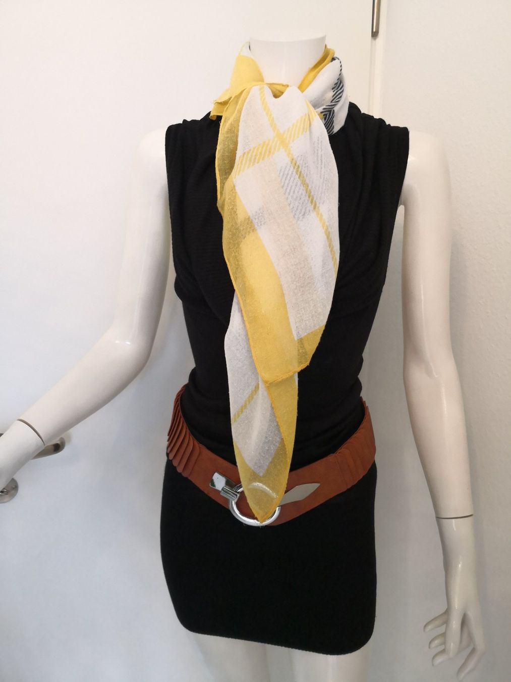Opus Foulards, Tücher & Schals: 🤩OPUS SCHAL WEISS MIT MUSTER – Gebraucht aus Olten von Naja-Twins-Twins 7