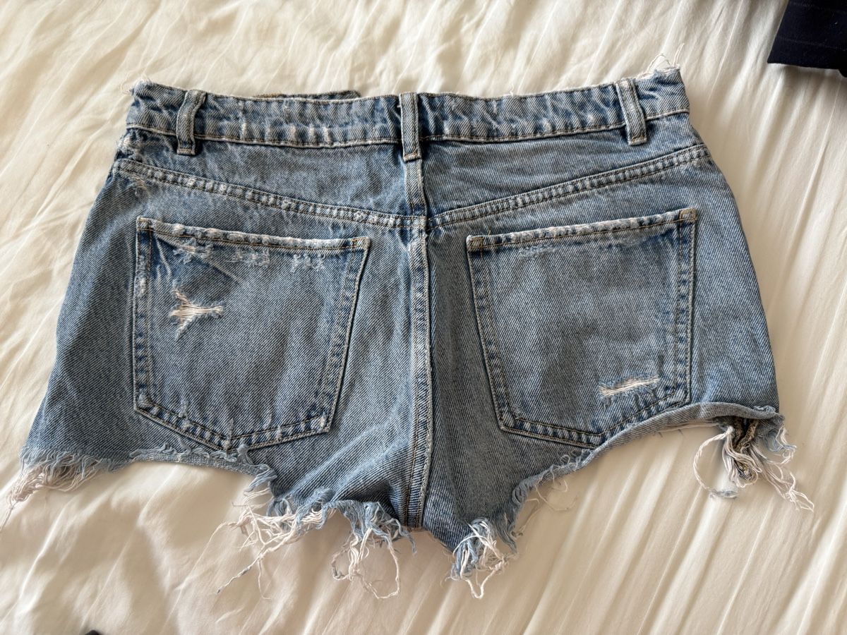 Zara Jeans: Zara Jeans Shorts – Usato da Volketswil venduto da habibeoez 1