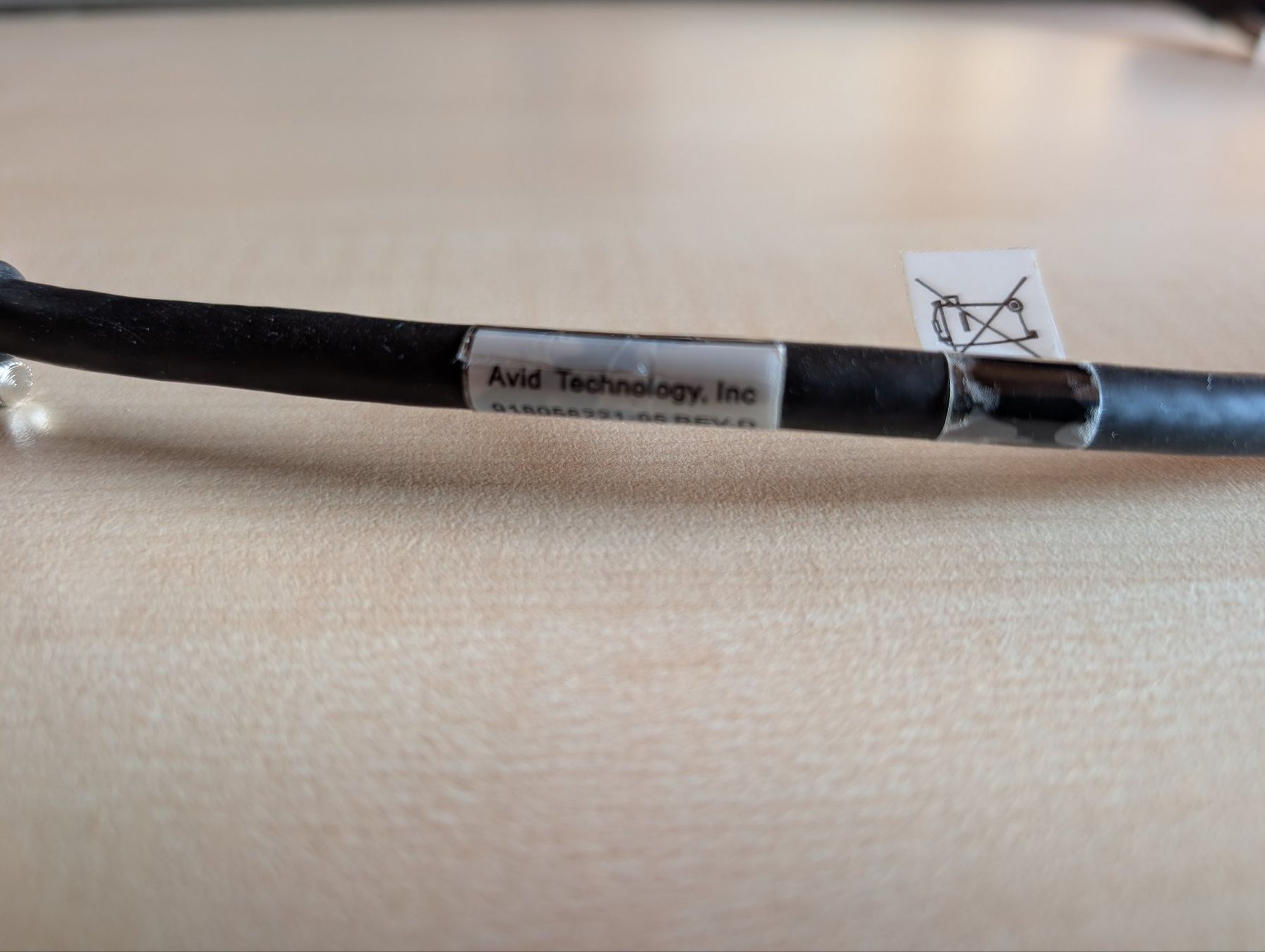 Avid Cavi: Avid DigiLink Kabel – Usato da Neftenbach venduto da Zuegelwagen 2