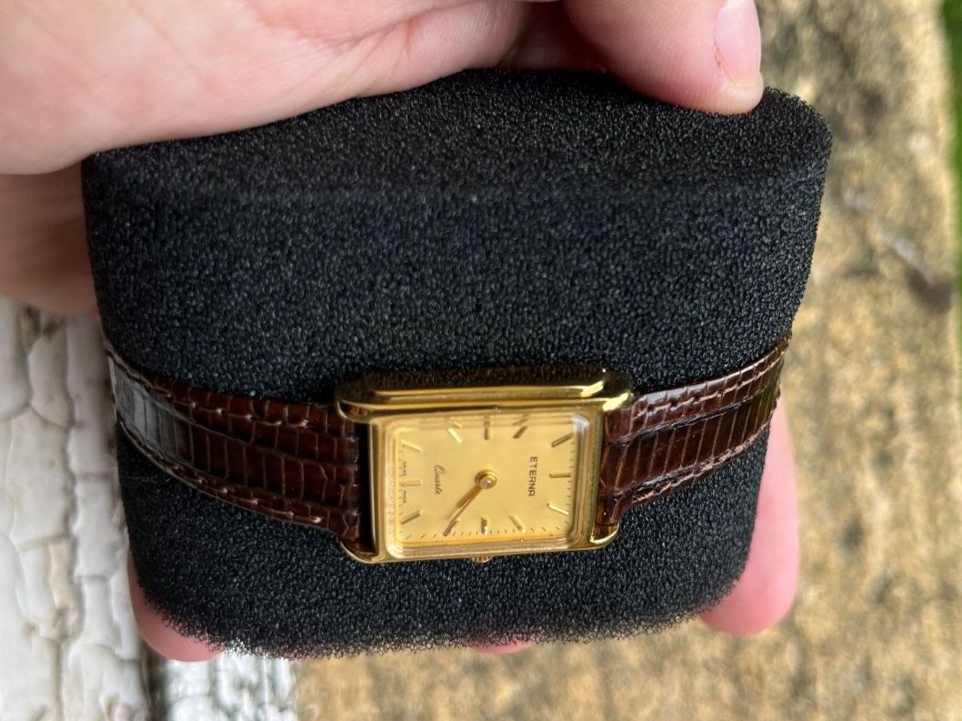 Eterna Orologi: Montre Eterna Quartz - NOS – Nuovo e nell'imballaggio originale da Erlach venduto da migdep985 1