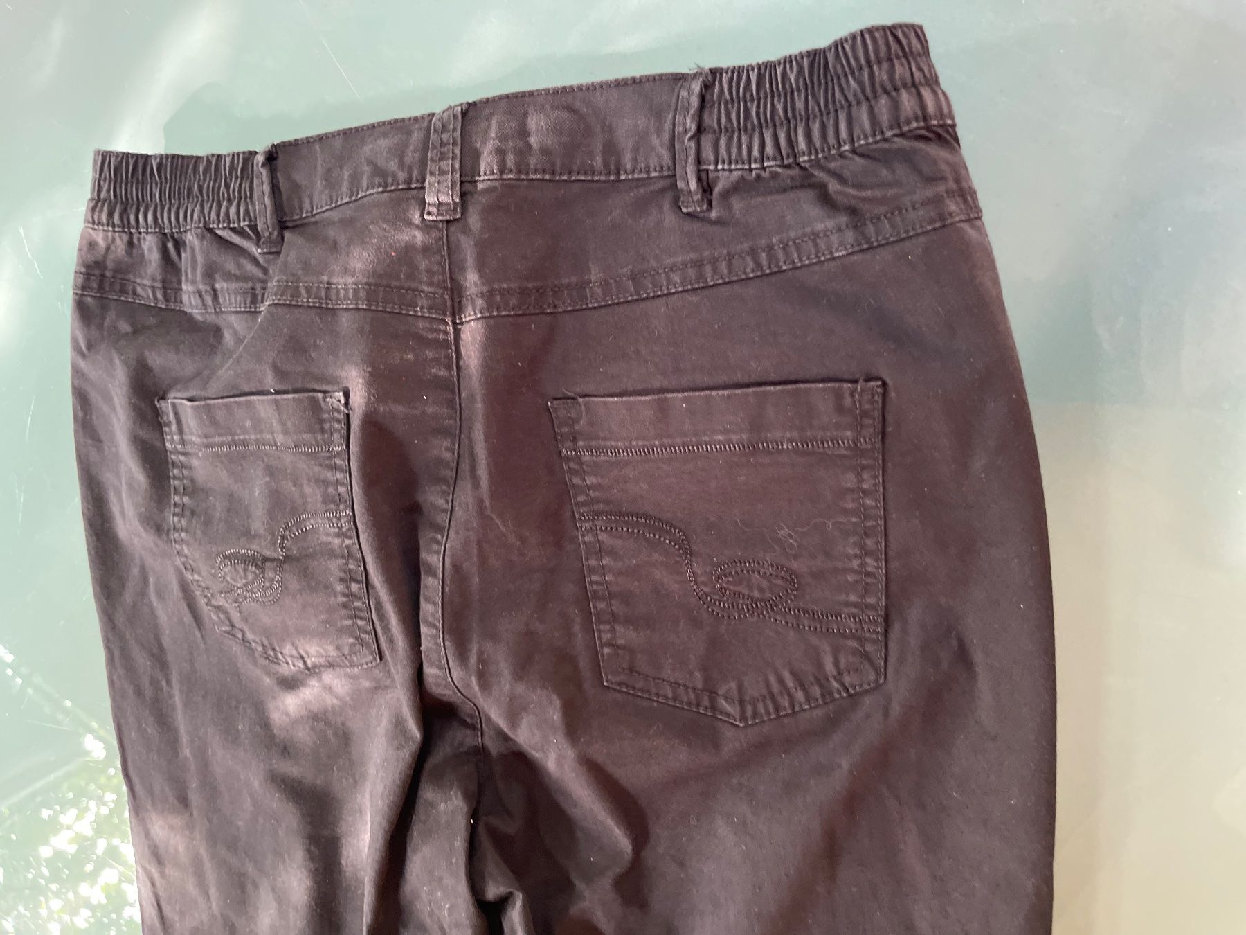 Pantaloni: Jeans Capri Kingfield in colore nero – Usato da Gordevio venduto da LanaZimm 5