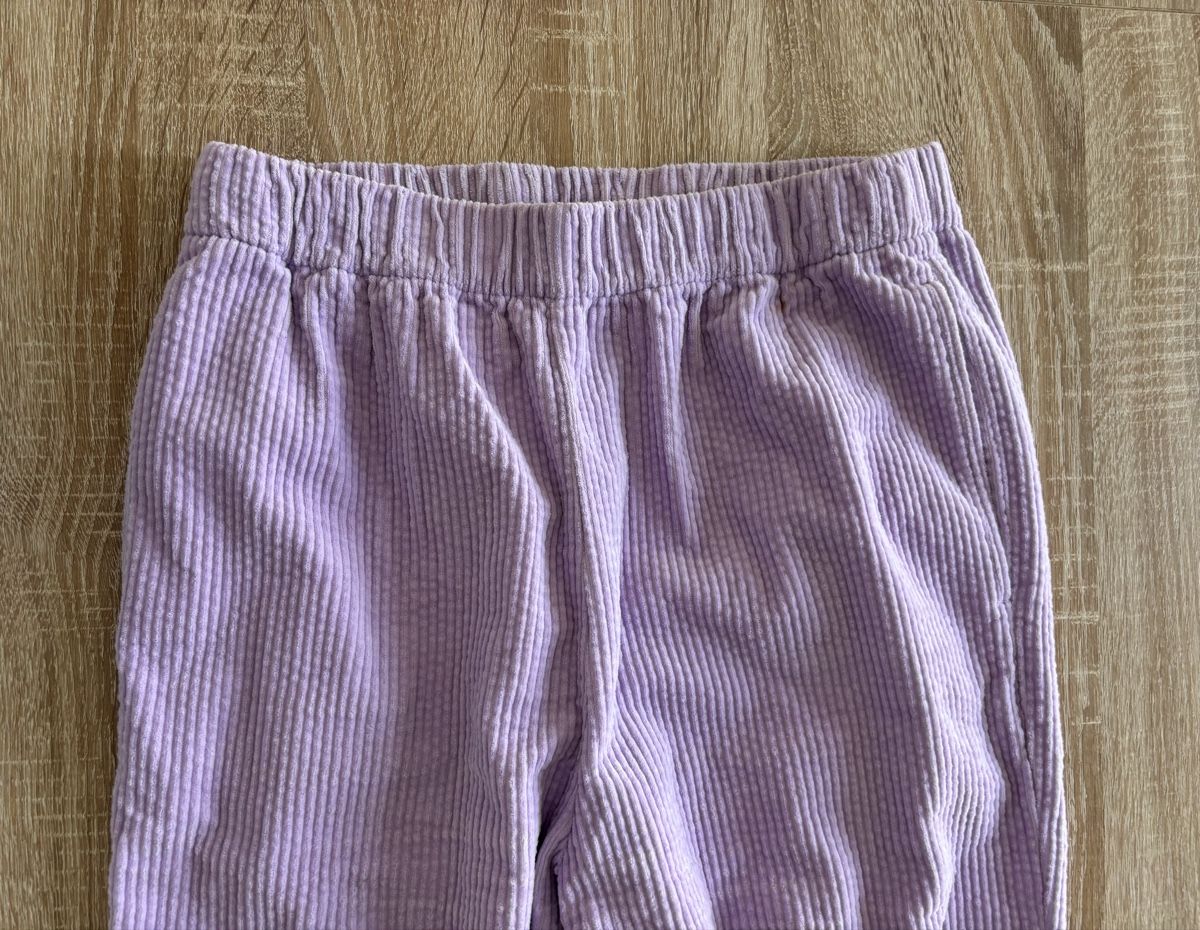 Pantaloni: Hose lila Gr 36 – Usato da Ebikon venduto da Regipe 1