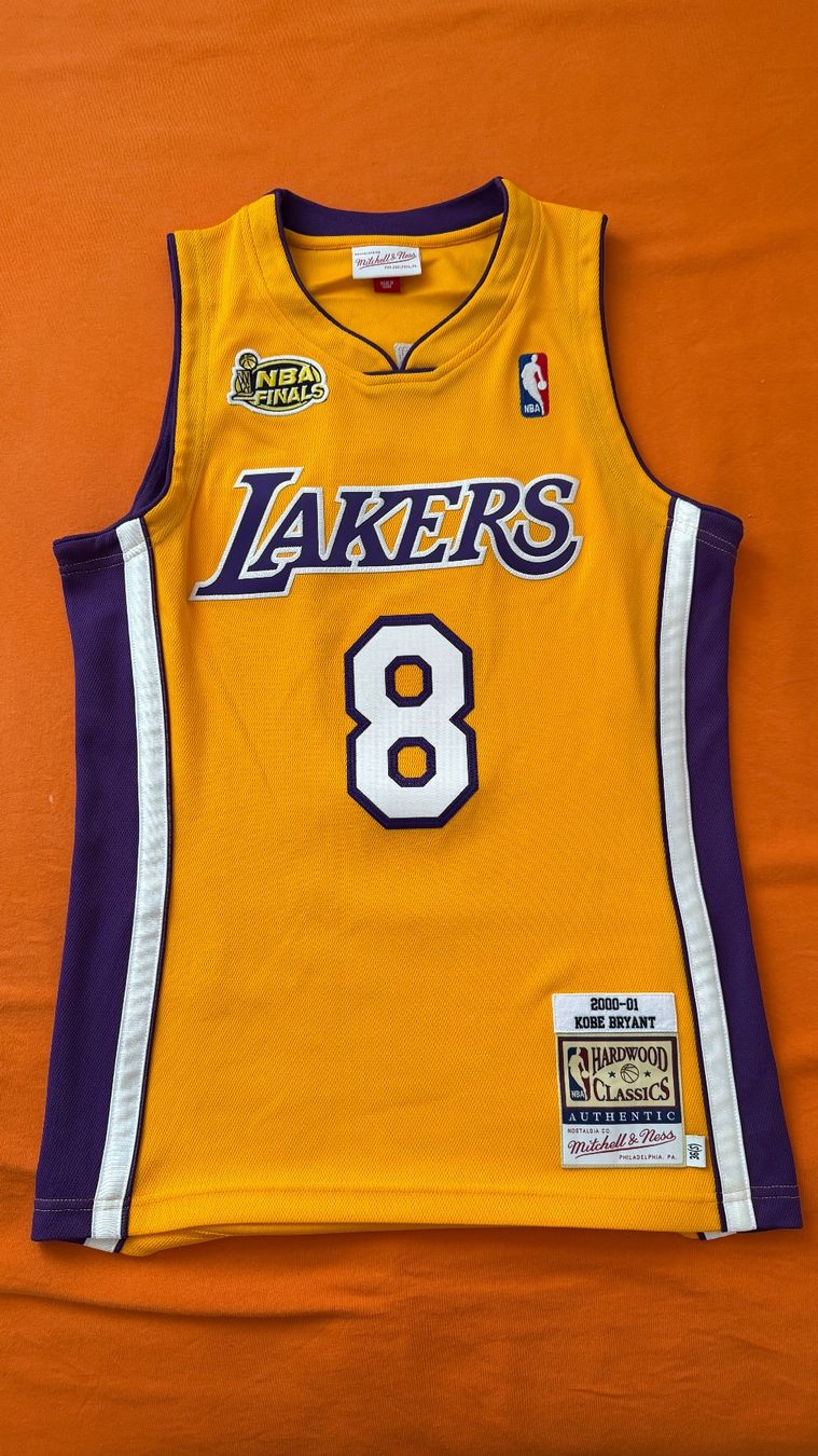 Mitchell & Ness Canottiere & Pantaloni: Kobe Byrant Hardwood Classics 2000-01 Trikot Mitchell & Ness – Nuovo (secondo la descrizione) da Oberägeri venduto da piksi13 2