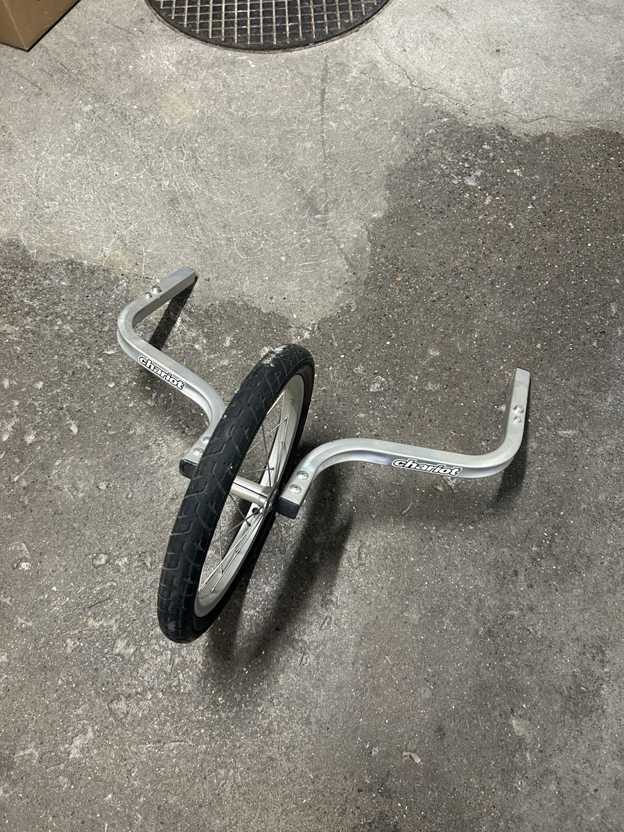 Rimorchi: Thule Chariot Jogging Rad 2 Plätzer – Usato da Zürich venduto da Sethbianco