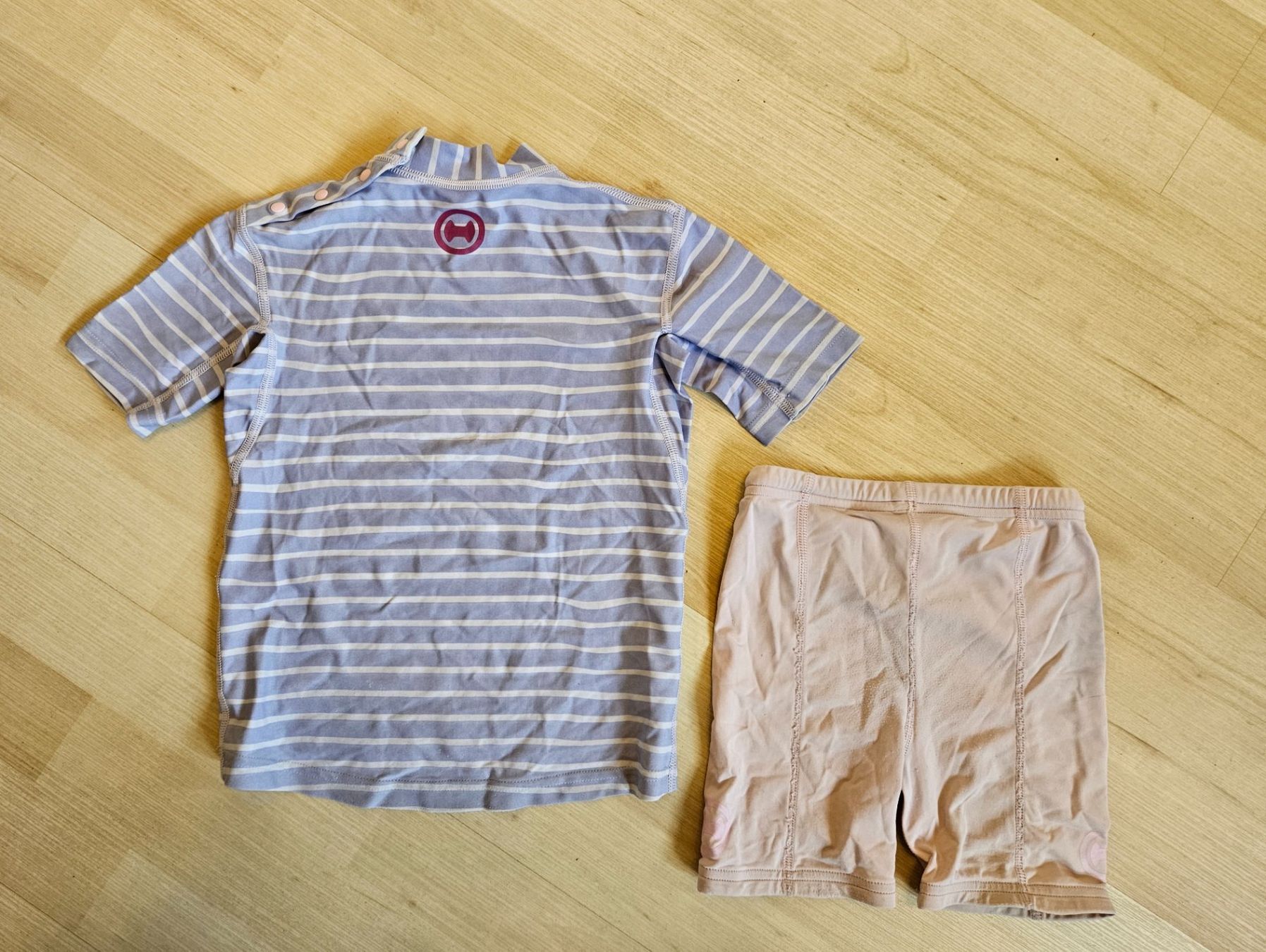 Camicette, T-shirt & Top: Hyphen 98 – Usato da Liestal venduto da Seraphine87 1