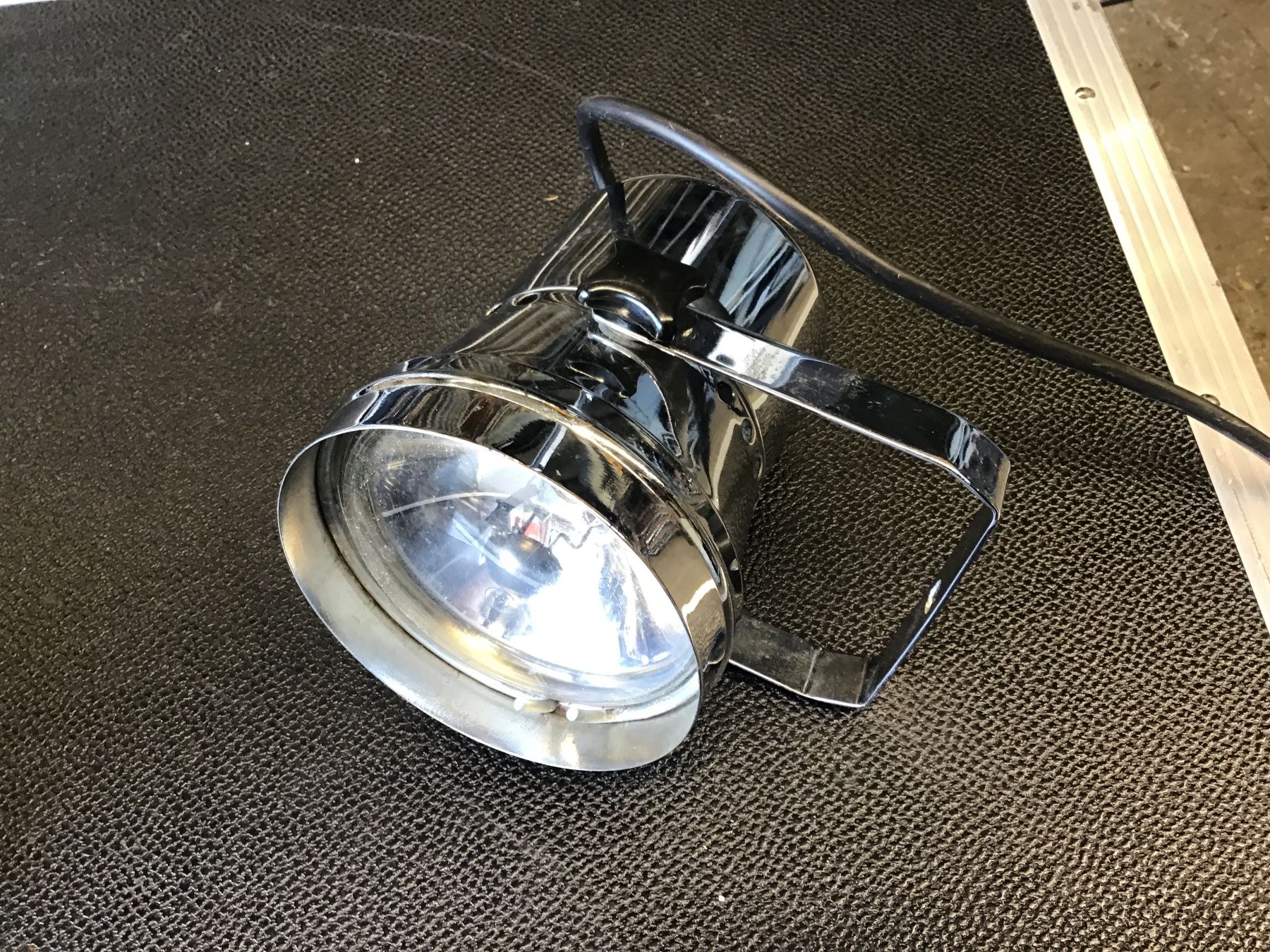 Lampen: 7 Stück PAR 36 Scheinwerfer – Gebraucht aus Leuggern von stagem 2