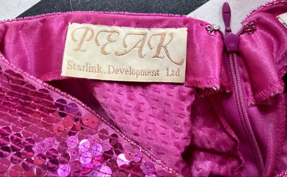 Kleider: Pear Starlink Magenta Sequin Mini Dress, Size Medium – Gebraucht aus Zürich von Mistral61 4