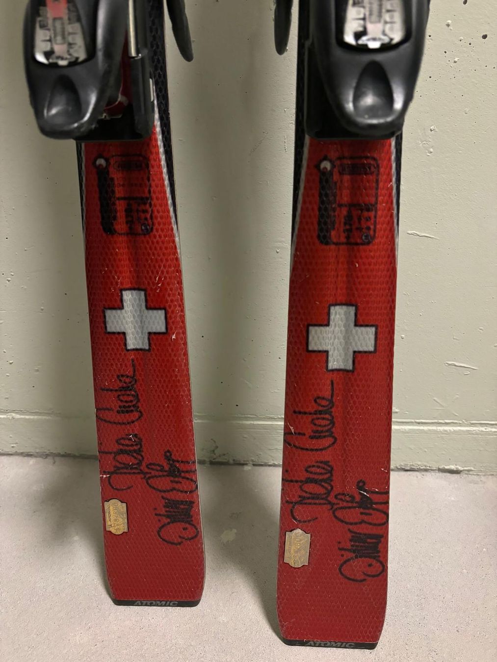 Atomic Skis: Skier Didier Cuche - Signiert – Gebraucht aus Oberengstringen von Fatotal