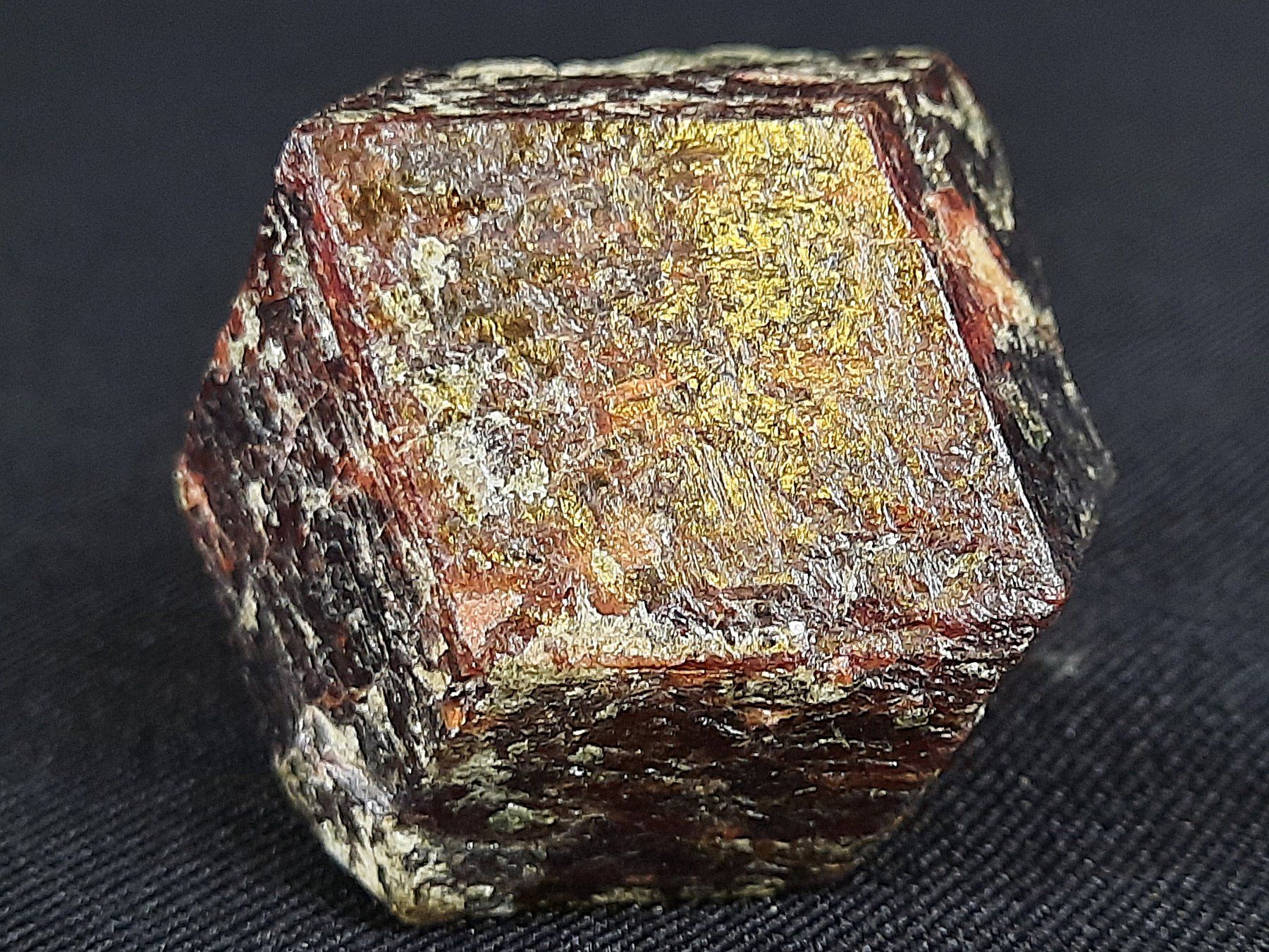 Minerali & Pietre curative: Almandin, Chalkopyrit und Fluorit-Kristall – Usato da Beinwil am See venduto da Restwert_Beinwil 1