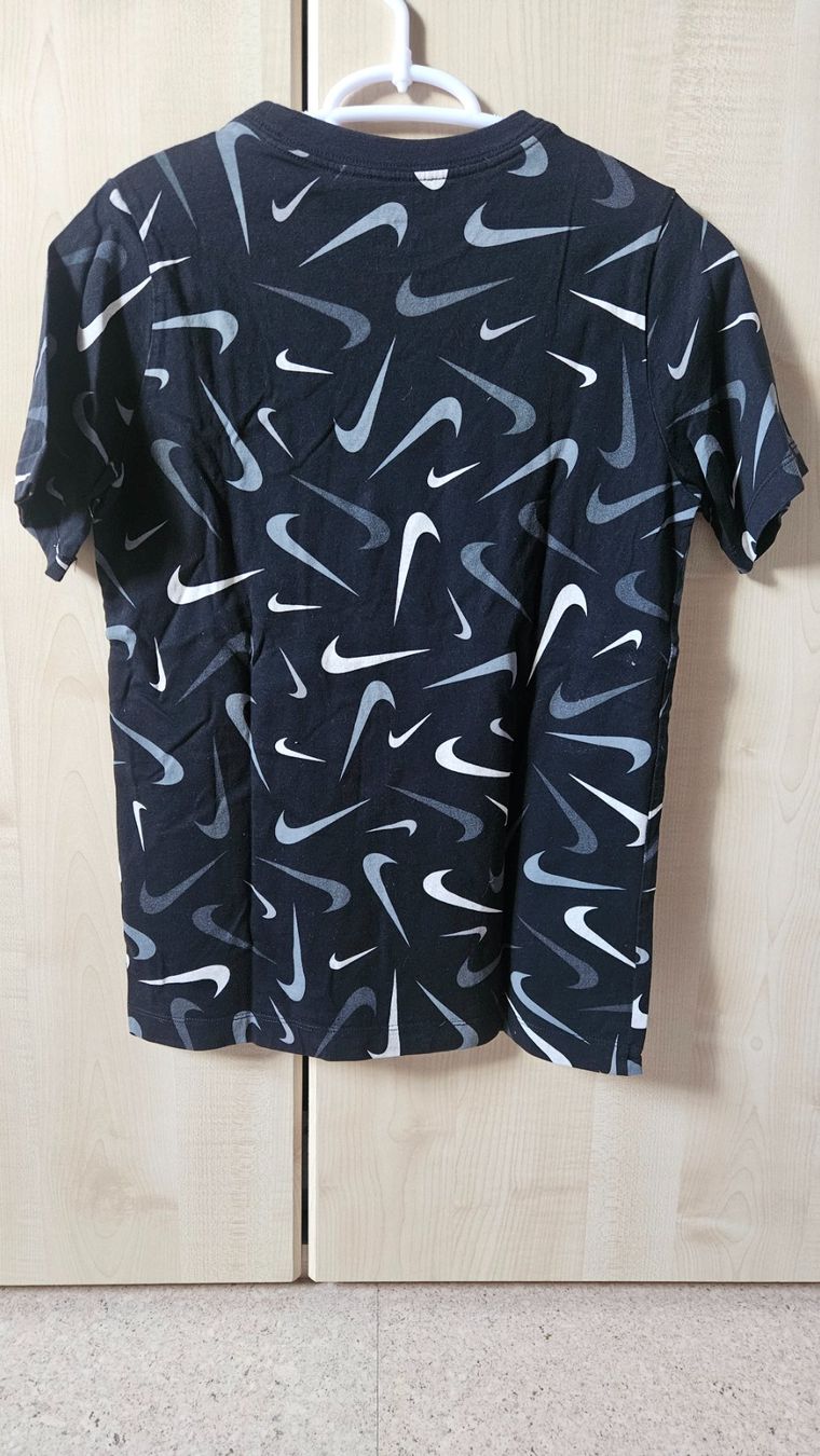 Nike Chemises, T-shirts & Polos: T-Shirt Nike – D'occasion à Münchenbuchsee par Yothu 1