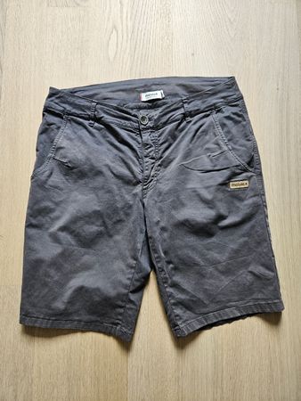 Maloja Hosen kurz grau Grösse L guter Zustand