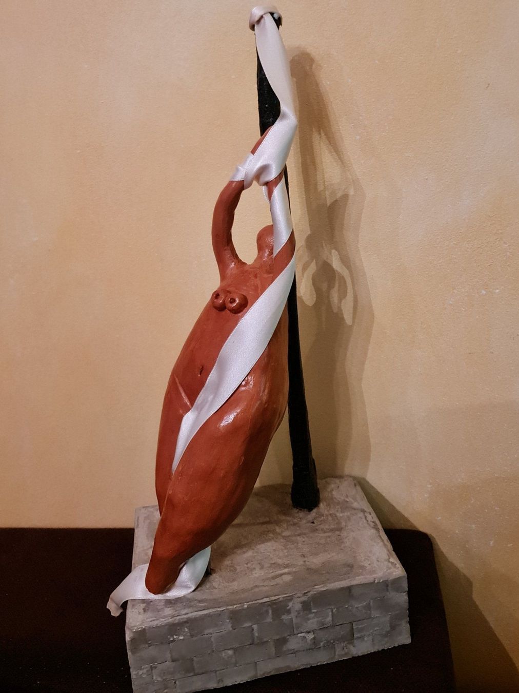 Sculptures & Statues: Skulptur "Mulier pendentem" Handmade – Neuf avec emballage d'origine à Winterthur par Versus0 1