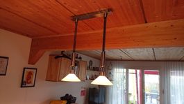 Deckenlampe in der Höhe verstellbar