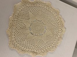 sehr schönes Häkeldecklein - 20" Rund / Handarbeit
