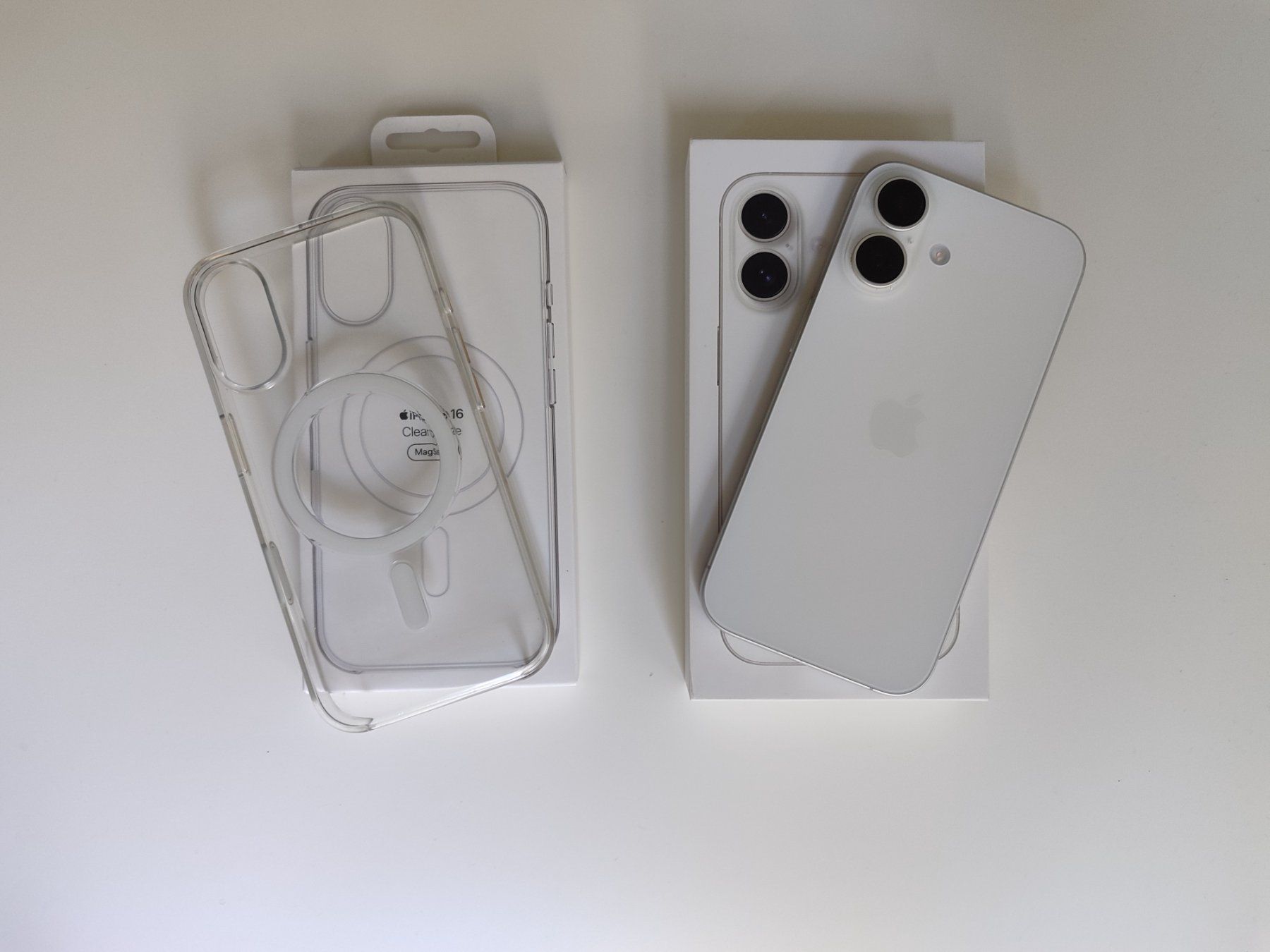 Apple Telefoni cellulari / Smartphones: iPhone 16 mit Apple MagSafe und Privacy Screen – Usato da Zürich venduto da flo_2h5w