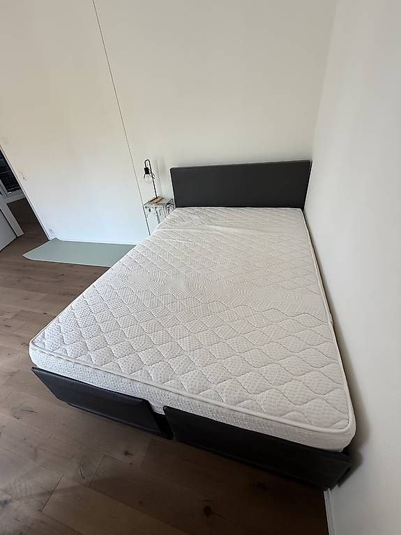 Lits: Boxspringbett elektrisch verstellbar – D'occasion à St. Gallen par Raf145 1