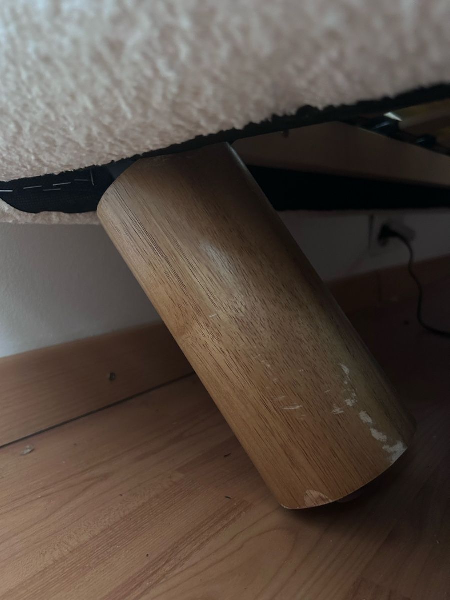 Letti: Wunderschönes Bouclé Bett zu verschenken  – Usato da Schaffhausen venduto da mon_9rq6 2