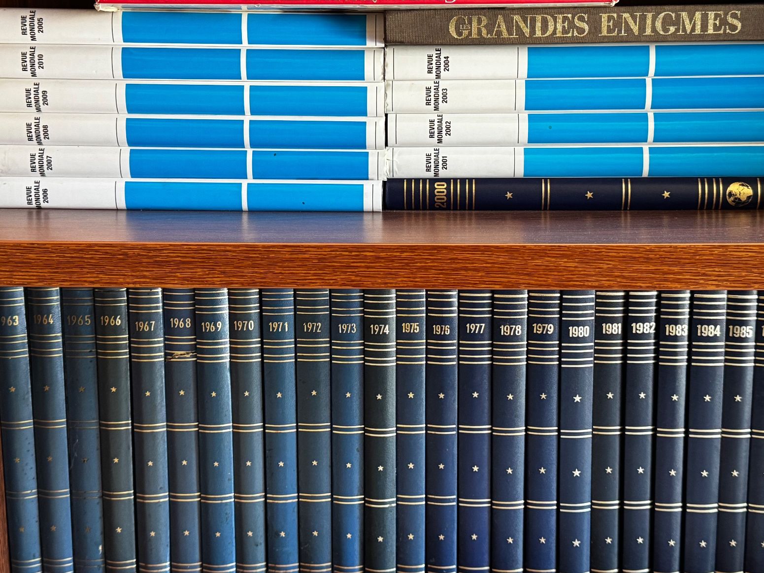 Libri: Collection Revue Mondiale, 1963-2004. – Usato da Biel/Bienne venduto da Delphine44