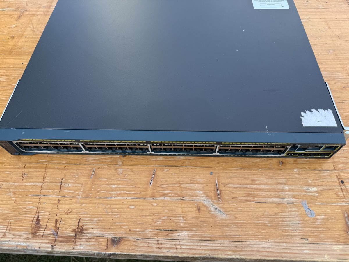 Cisco Hubs & Switches: Cisco Catalyst 2960 48-Port Switch – Gebraucht aus Beromünster von Samuel97521