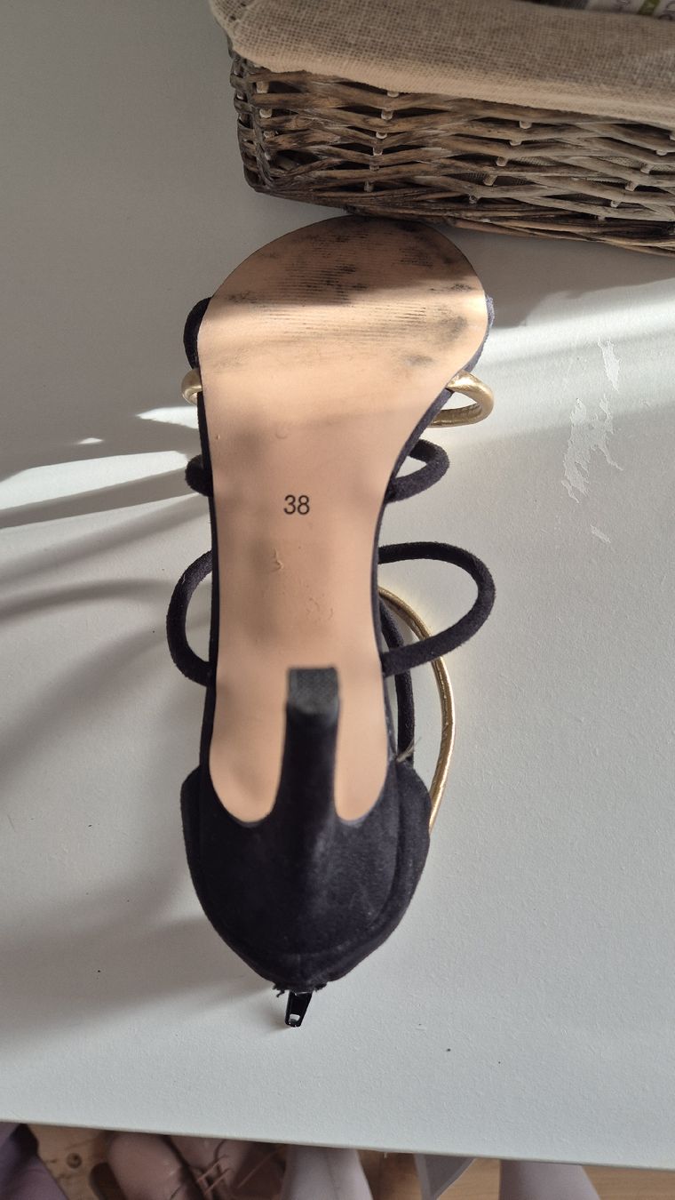Nafnaf Chaussures femmes: Chaussures à talons hauts 38 – D'occasion à Farvagny-le-Grand par ann_t5br 4