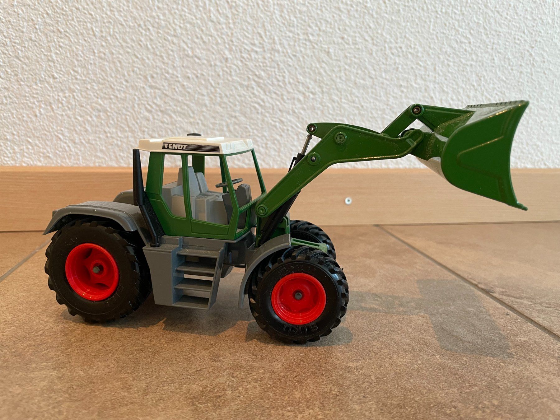 Fendt Trattori: SIKU Fendt Xylon – Nuovo e nell'imballaggio originale da Kreuzlingen venduto da Stefan1150 4