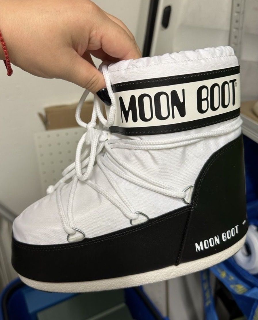 Moon Boot Damenschuhe: Moon boots 36-38 – Gebraucht aus Pully von Switzerland2020