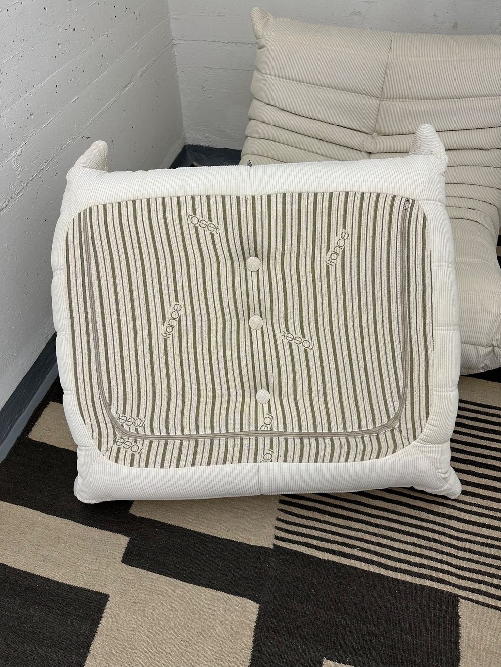 Ligne Roset Poltrone: Neu gepolstertes Togo Set  Sessel + Pouf – Nuovo (secondo la descrizione) da Zürich venduto da ERATOMIUM 6