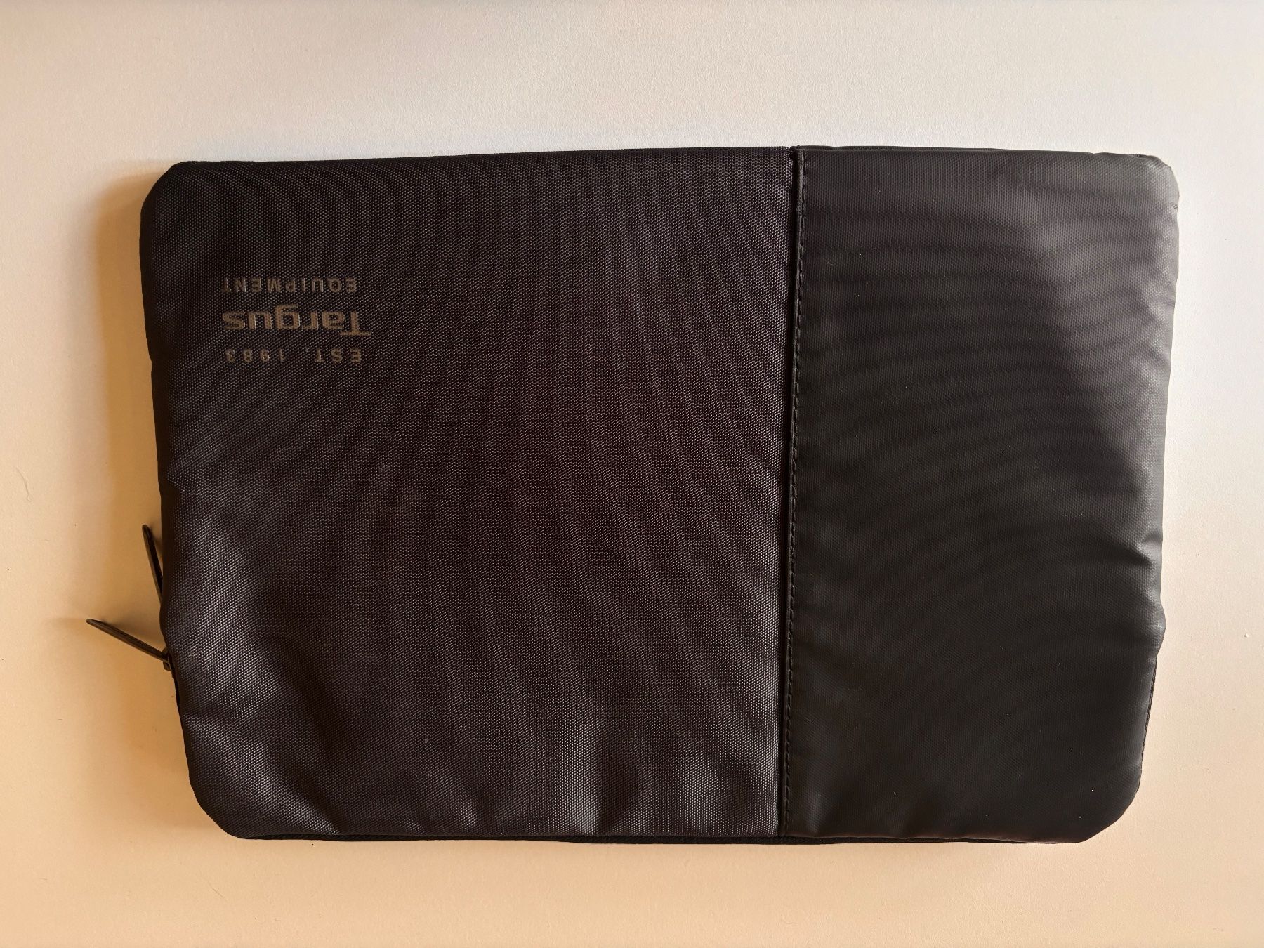 Targus Covers & Borse: Targus Laptop Hülle Schwarz – Usato da Zürich venduto da Denise1743