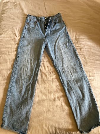 Levi’s Premium Ribcage Straight Jeans – W29 L32