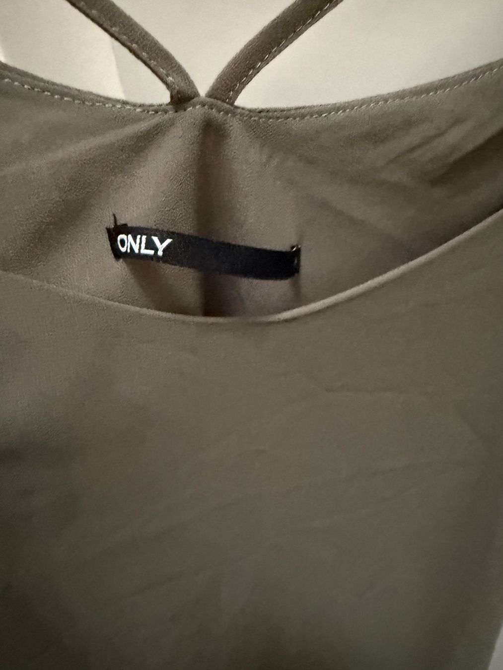 Only Top: Trägershirt Olive von Only – Usato da Hunzenschwil venduto da Reche71 2