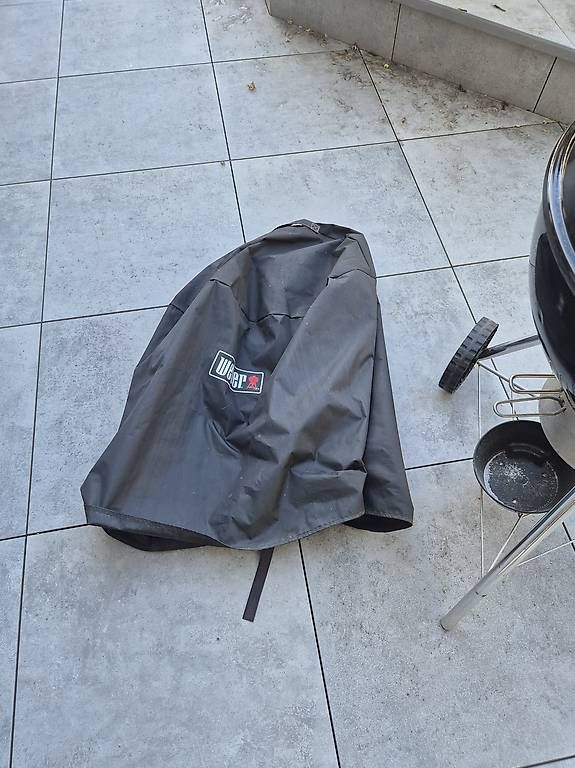 Grils: Weber Kugelgrill mit Abdeckung  – D'occasion à Krauchthal par 1Starsky1 2
