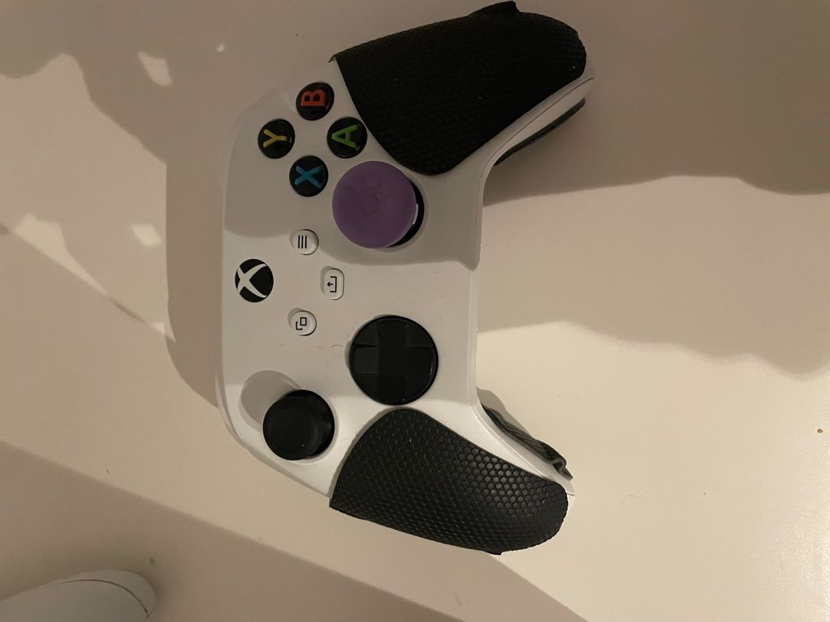 Microsoft Console: Xbox series s – Nuovo (secondo la descrizione) da Herzogenbuchsee venduto da Andrew12 4