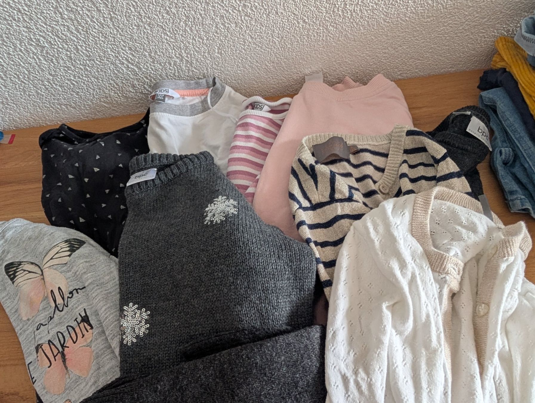 Lotti & Set di vestiti: Kleiderpaket Mädchen Gr. 128/134 – Usato da Albinen venduto da otiliav 5