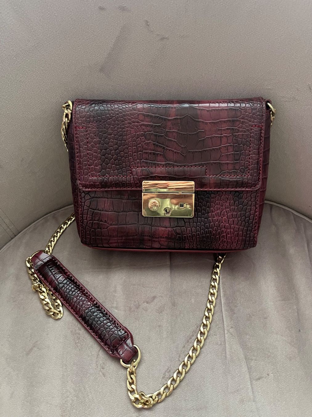 Taschen für Damen: Handtasche Neu – Gebraucht aus Wetzikon ZH von Em_Sa