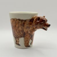 Handgefertigte 3D-Tasse "Braunbär" – Keramik | Kunsthandwerk