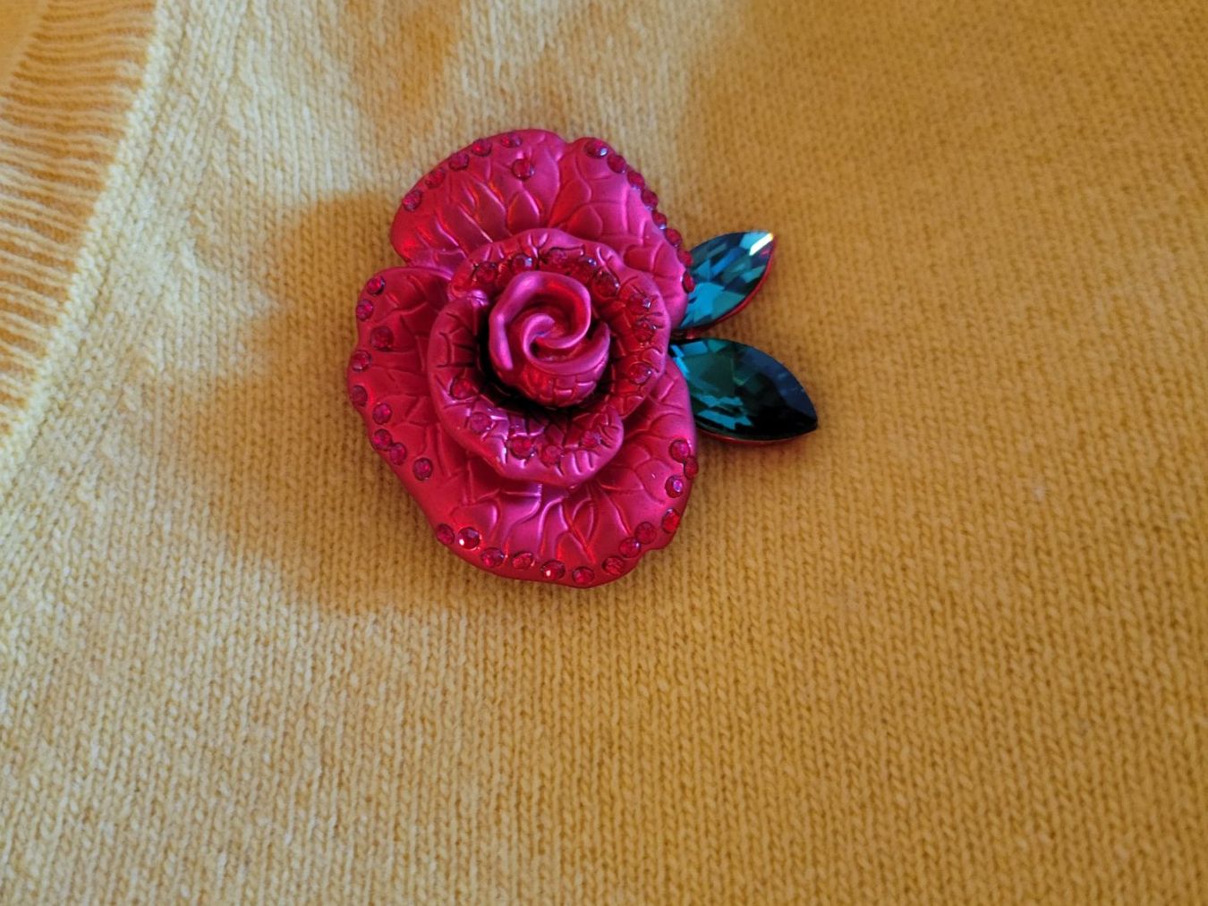 Spille & Fermagli: Broche fleur rouge vintage avec strass – Usato da Bernex venduto da Dariafr 4
